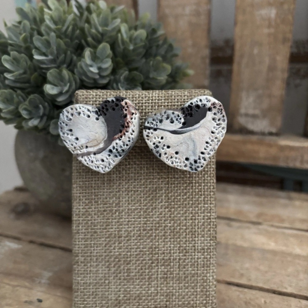 VINTAGE Handcrafted Stud Artistic Valentine Heart Swirl BOHO Earrings NEW! - Picture 2 of 2